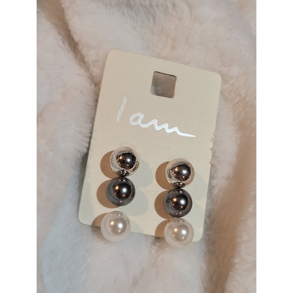 3 pairs of Round Stud Earrings | Silver, Black, Pearl | I am